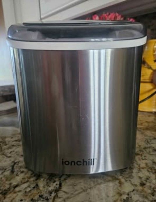 Ionchill Quick Cube Ice Machine,26lbs/24hrs Portable Countertop Bullet Ice Maker.