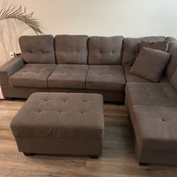Sectional Couch / Brown 