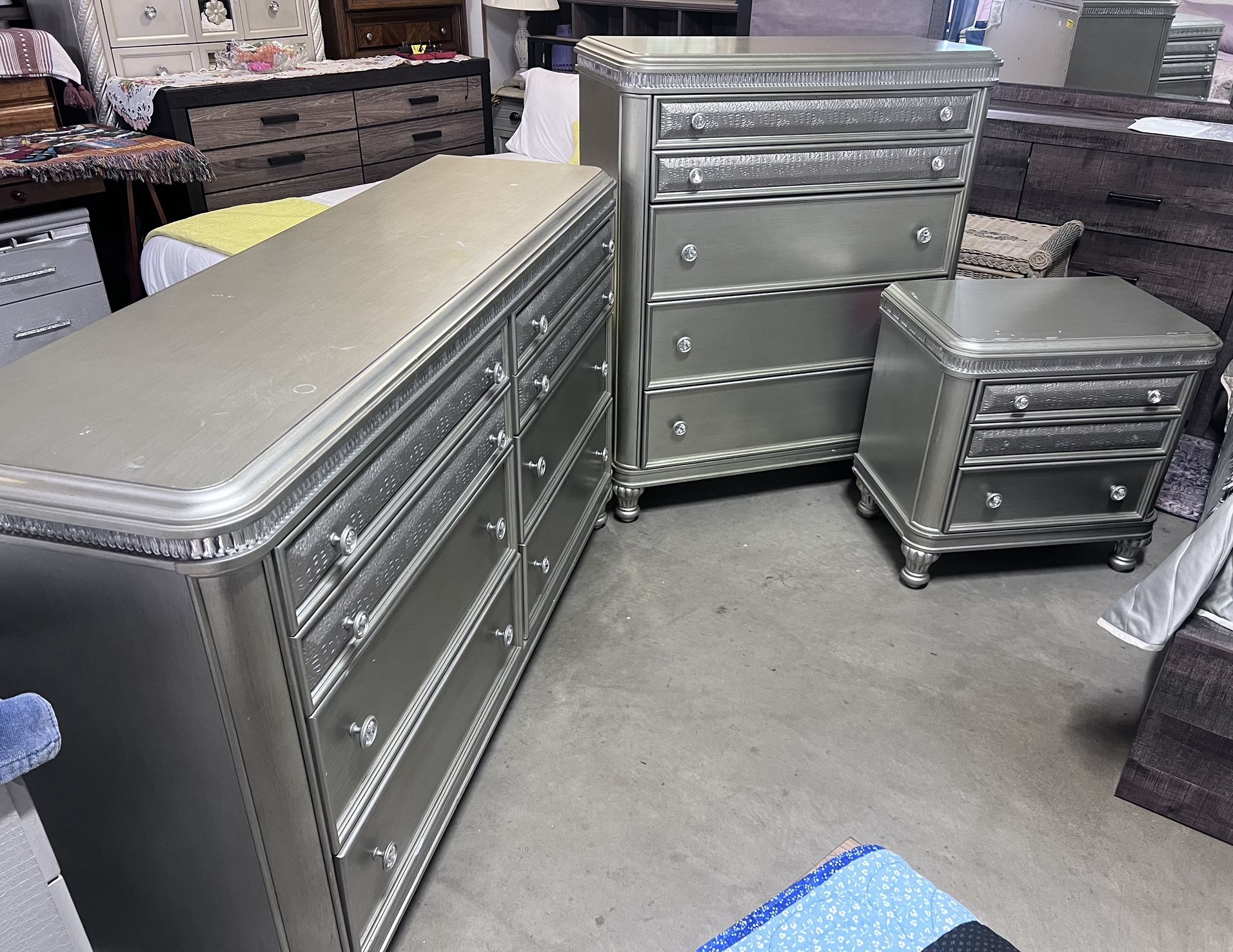 Bedroom Furniture. Three Pieces. In Good Condition. All Drawers Work.