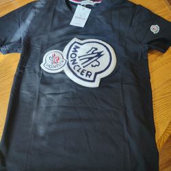 Moncler Tshirt Large