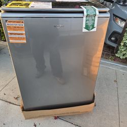 Whirlpool washing machine new