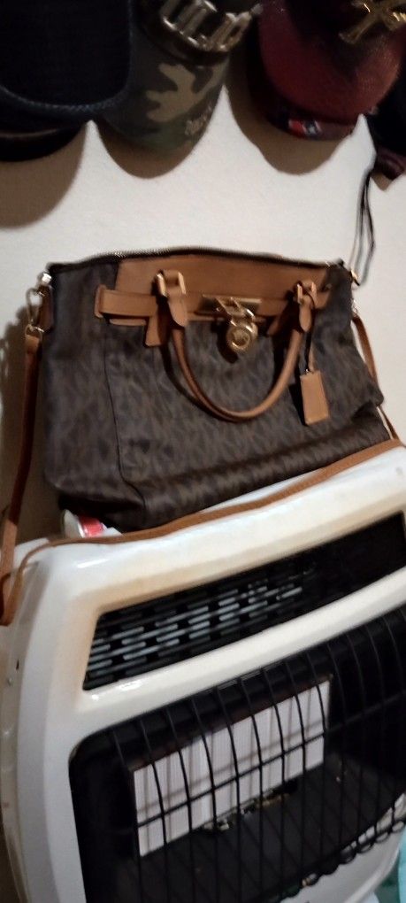 Michael Kors Hamilton Traveler Large Zip Satchel