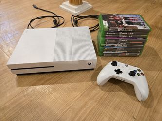 Xbox One S - 10 Games - Wireless Controller - Good Condition