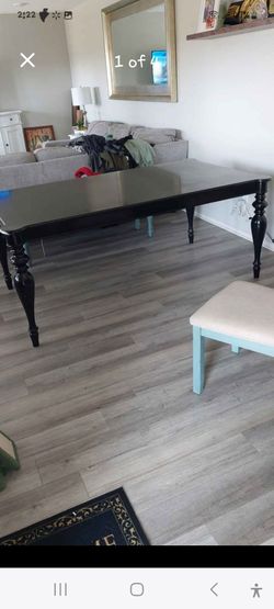 Pier1 dining table