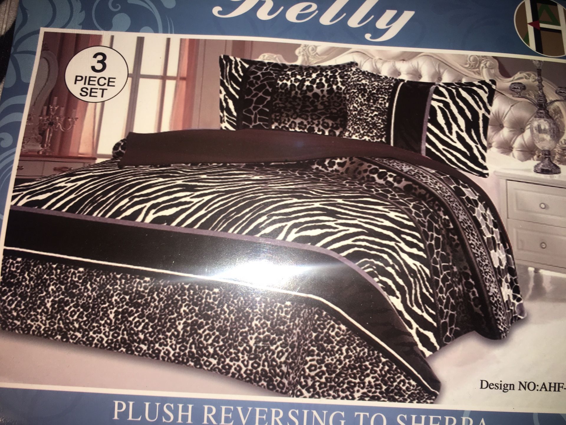 New 3 pc Queen Borrego blanket .