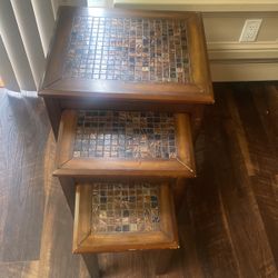 This table is for sale I want to sell it soon