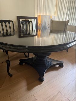 Z Gallery Dinning Set