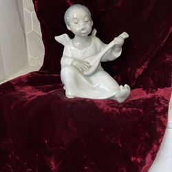 Lladro Angel, Black (retired 2019; Retail $150) 