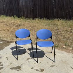 SET OF 2 STACKABLE OFFICE / GUEST CHAIRS – BLUE