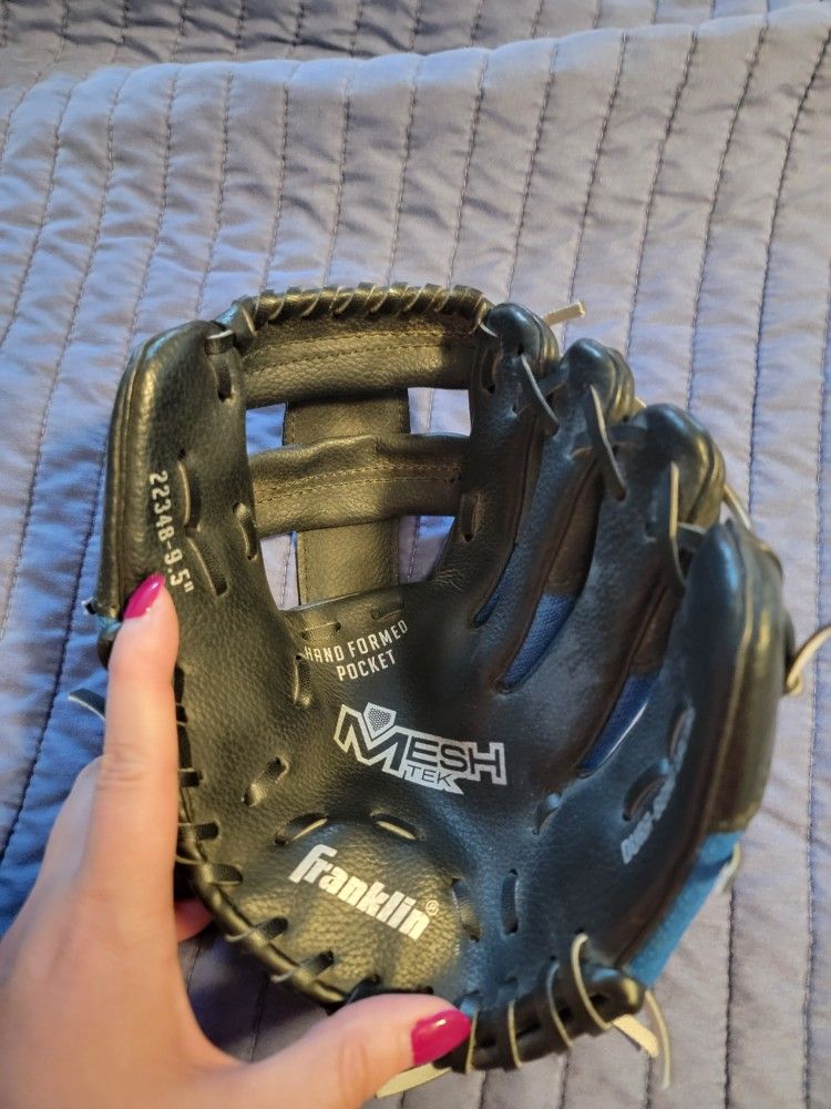 9.5" Kids Baseball Glove