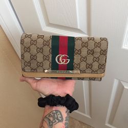 Preowned But Good Condition Wallet