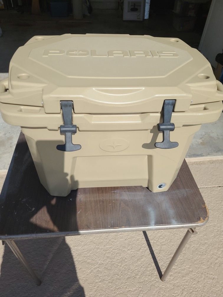 Used But Great Condition POLARIS 30 QT. COOLER