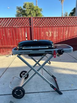 Weber traveler portable/ collapsable  propane grill