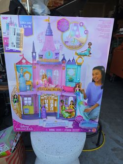 Disney Princess Magical Adventure Castle – Brand New