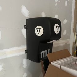 Title Wall Mount Bag 