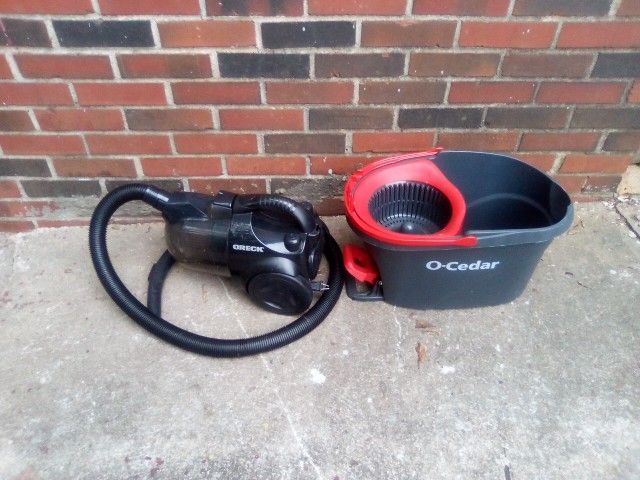 Oreck Black Canister Vacuum+Bucket