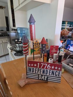 Hand Carved 4 of July Home Decor