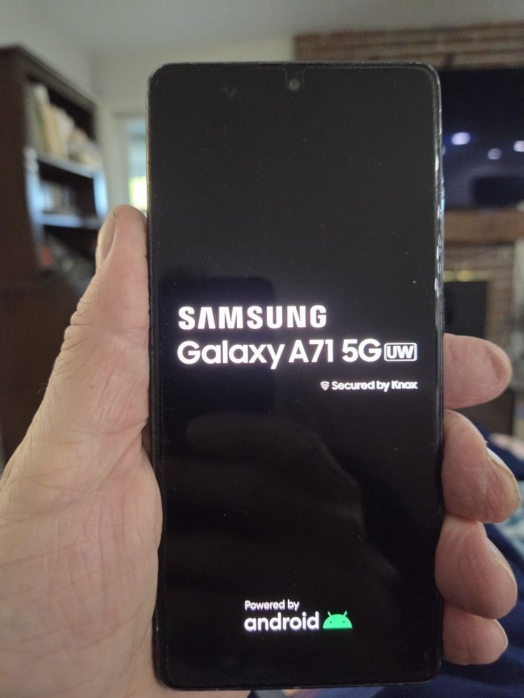 Phone Samsung A71 5G UW