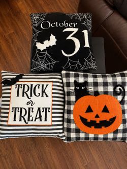 🎃 Halloween Throw Pillow Set – 3 Pillows