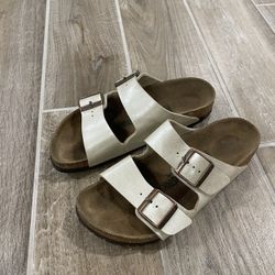 Birkenstock Sandals Arizona Pearly White Leather  Really Good Condition 