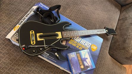 Guitar Hero Live PS4 Bundle with Game