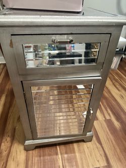 Silver mirror night stand