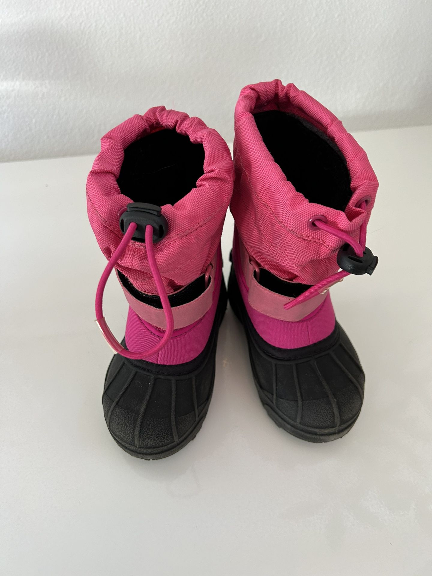 Girls Columbia Snow Boots - Size 8