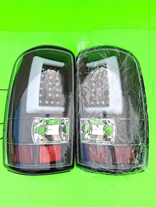 2000-2006 CHEVY TAHOE/SUBURBAN/GMC YUKON/YUKON XL/YUKON DENALI LED TAIL LIGHTS LUCES TRASERAS