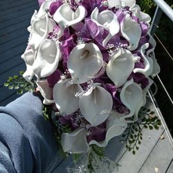 Cascading Calla Lily Bouquet