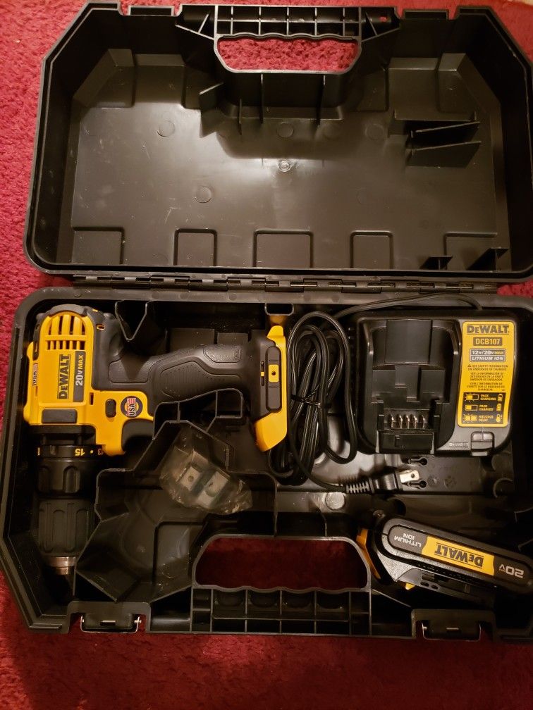 DEWALT
20-Volt MAX Cordless Compact 1/2 in. Hammer Drill/Driver with 20-Volt 1.3Ah Battery, Charger &
CASE