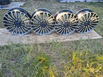 Ford fusion O.E.M rims 18" years 17-18* ( dark gray/ silver)