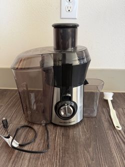 The Hamilton Beach Big Mouth Pro Juice Extractor 67608A