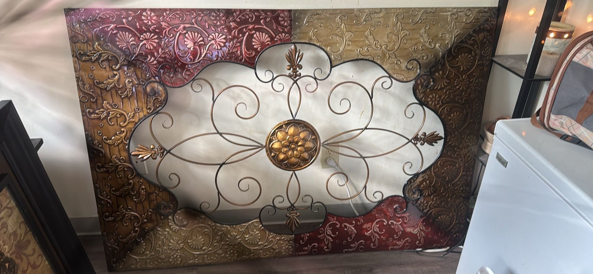 Metal wall decoration
