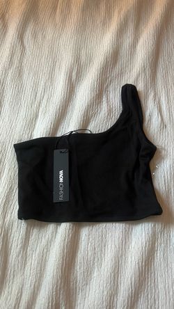 Fashion nova one shoulder crop top black