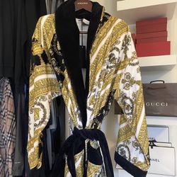 Versace Robe for Sale in Woodbridge, Virginia - OfferUp