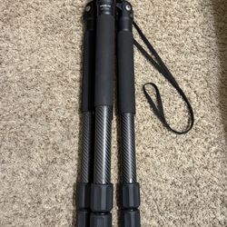 Induro Classic Series 4 Stealth CLT403 Carbon Fiber Tripod