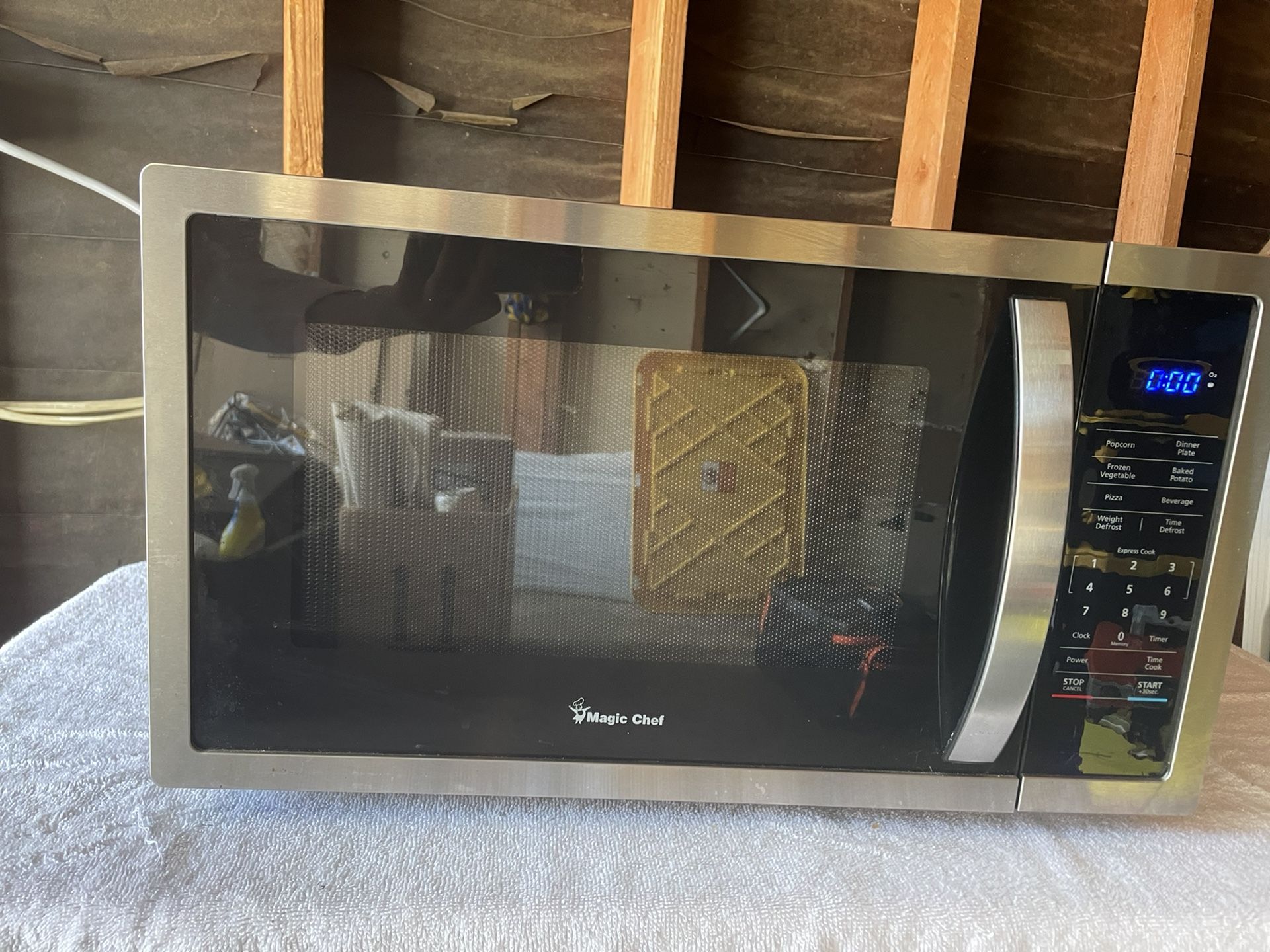 Magic Chef Large Microwave