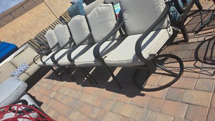 $350 HAMPTON BAY PATIO SET 5 CHAIRS AND TABLE 2 ARE SWIVEL AND 3 STANDARD