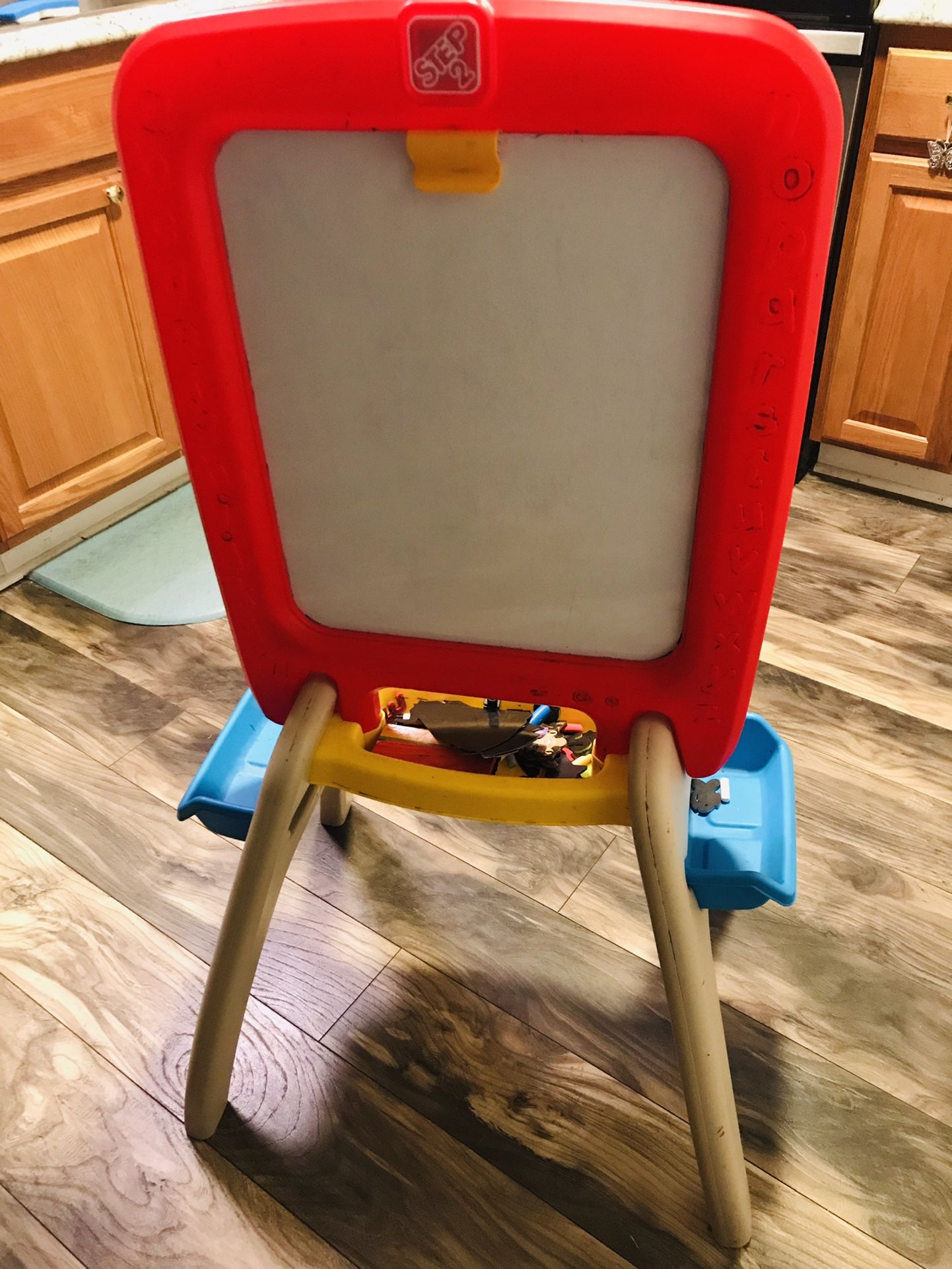 Step2 Kids Easel, Great Condition! Dual Sided Chalkboard/ Magnetic Dry Erase Board