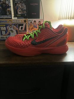 Kobe 6 “Reverse Grinches”