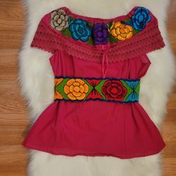 New Women's Artesanal blouse Sz Small 