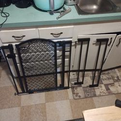 Gate