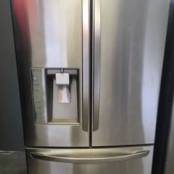 Must Sell !! LG Refrigerator!!!! Great Price !!!