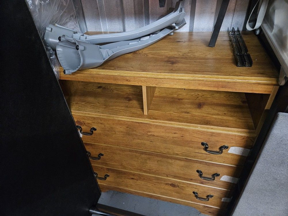 Dresser