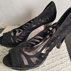Calvin Klein Size 7 1/2 Women's Mesh Cut Out Peekaboo Toe 3 1/2 Heels Black