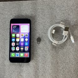 iPhone SE 2nd Gen – 64GB – Carrier Unlocked – 98% Battery Health with charger or best offer