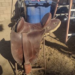 English Or Australian Saddle 13'