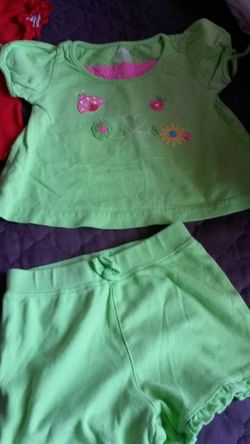 12 a 18 meses 6 dollares los 3 jueguitos