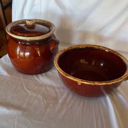 Two pieces of Hull Pottery