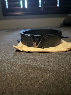 Black leather Louis Vuitton belt
